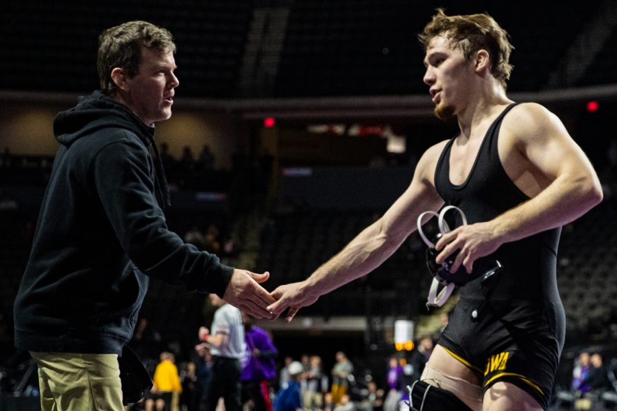 Iowa%E2%80%99s+125-pound+Spencer+Lee+prepares+to+wrestle+during+the+second+session+of+the+57th+Annual+Ken+Kraft+Midlands+Championships+at+the+Sears+Centre+in+Hoffman+Estates%2C+IL%2C+on+Sunday%2C+Dec.+29%2C+2019.