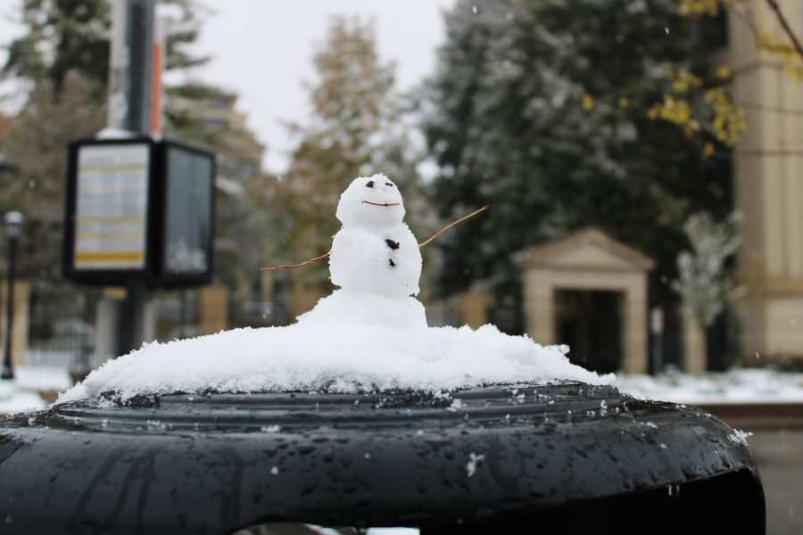 An+anonymous+snowman+is+seen+on+top+of+a+trash+can+on+Monday%2C+Oct.+19%2C+2020.