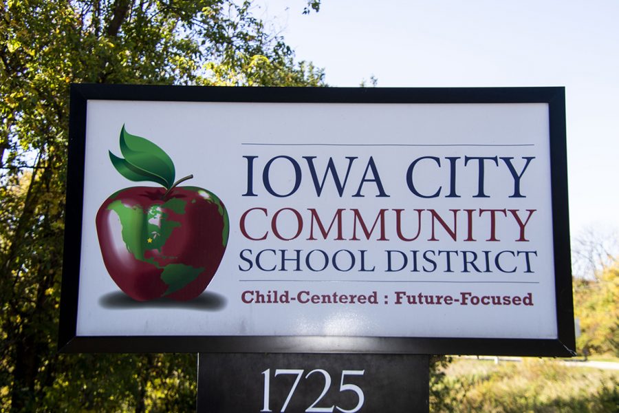 Iowa+City+Community+School+District+sign+1725+North+Dodge+St.+as+seen+on+Thursday%2C+Oct.+15%2C+2020.