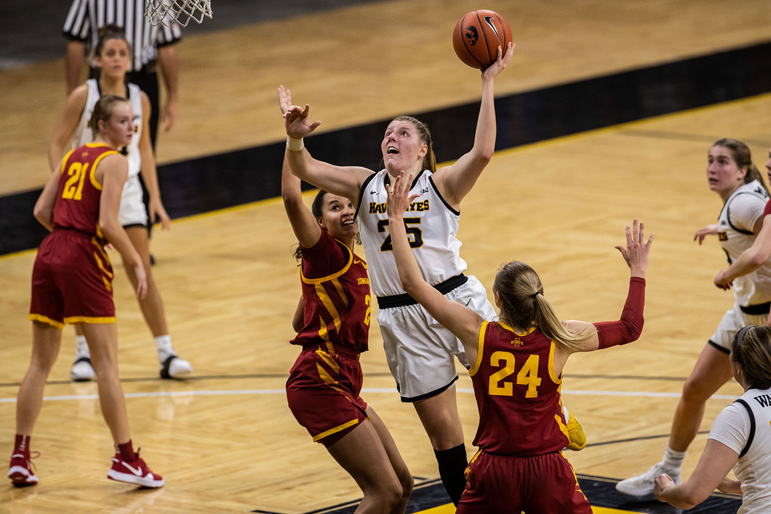 Photos: Women's Basketball Vs. Iowa State - The Daily Iowan