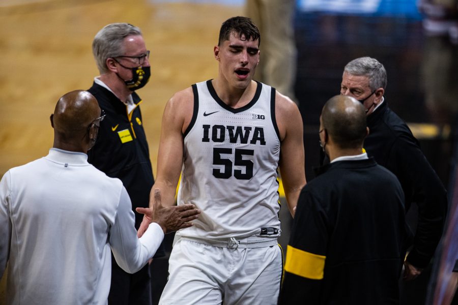 Iowa+forward+Luka+Garza+returns+to+the+bench+during+a+men%C3%95s+basketball+game+between+Iowa+and+Iowa+State+at+Carver-Hawkeye+Arena+on+Friday%2C+Dec.+11%2C+2020.+Garza+finished+with+a+game-high+34+points.