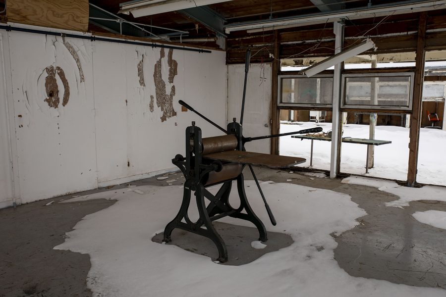 The Faculty Arts Studio sits vacant on Friday, Feb. 19, 2021. at 3111 Hawkeye Park Rd. The buildings are set to be demolished. (Jeff Sigmund/Daily Iowan)
