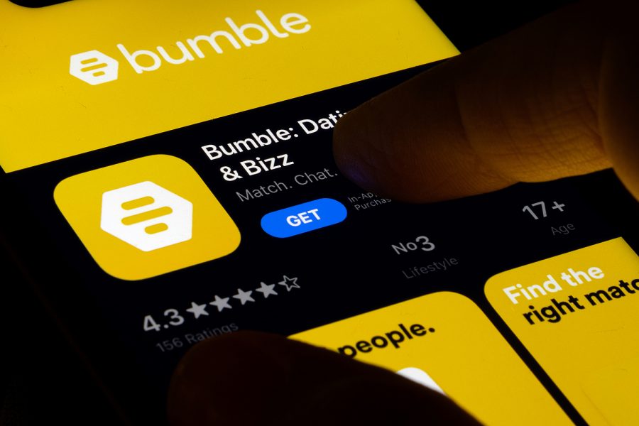 Bumble+operates+as+a+more+women-centric+and+women-friendly+version+of+Tinder.+