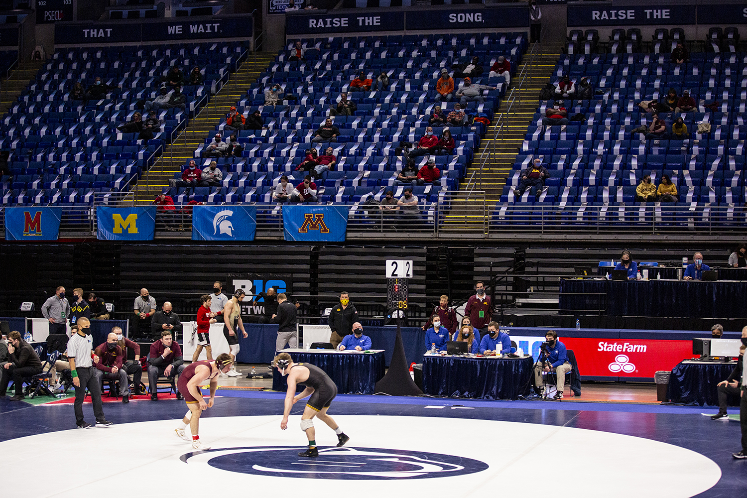 Photos Big Ten Wrestling Tournament Semifinals The Daily Iowan