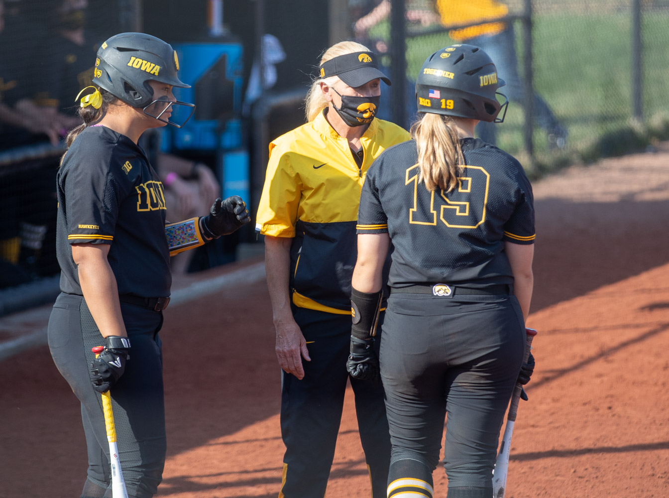 Iowa Softball Head Coach Renee Gillispie Picks Up 900th Career Win At Spring Games The Daily Iowan 