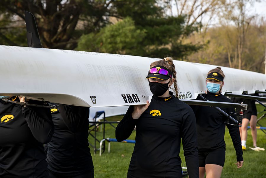 Leaving the team area on Saturday, April 24, 2021. Hawkeyes won the first event 2 Novice 8 with a time of 7:14.50.