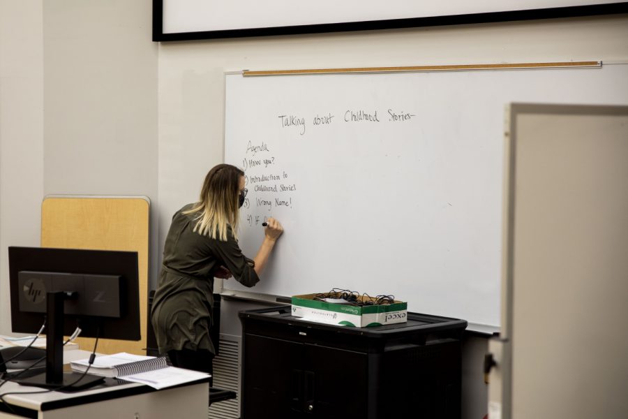 Assistant Professor of Education Julia Rabe Ed.D. prepares for class on Thursday, April 15, 2021. Rabe teaches American Sign Langue at Kirkwood Community College.