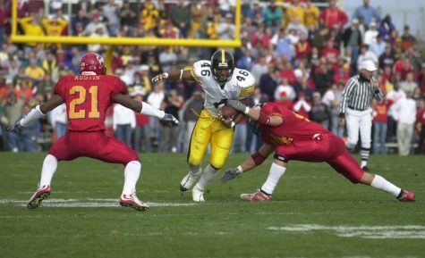 Ladell Betts rushes against Iowa State at Jack Trice Stadium Saturday afternoon on Nov. 24, 2001.