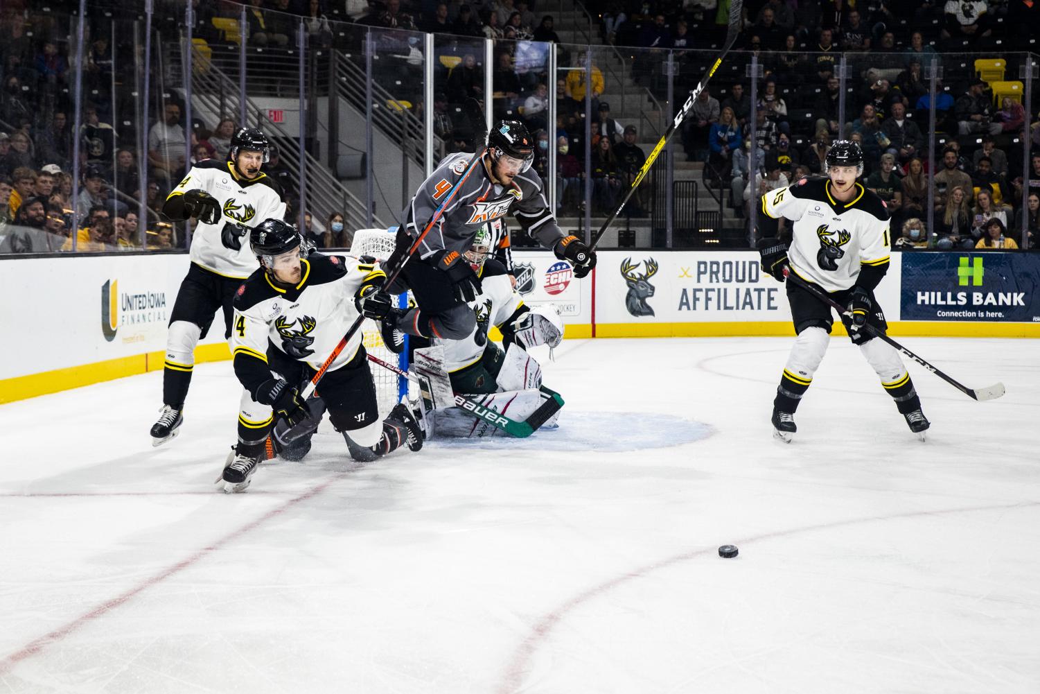 Iowa Heartlanders dress up as Batman and win the game. : r/hockey