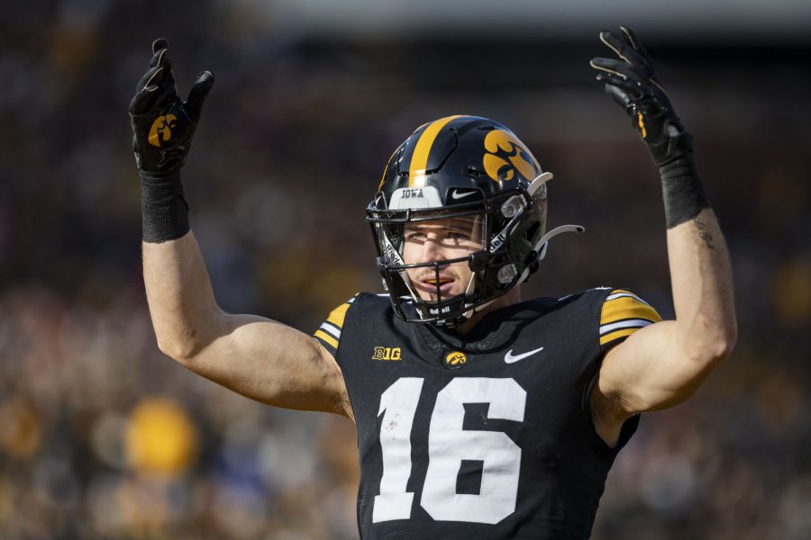 Iowa+wide+receiver+Charlie+Jones+pumps+up+the+crowd+during+a+football+game+between+No.+17+Iowa+and+Illinois+at+Kinnick+Stadium+on+Saturday%2C+Nov.+20%2C+2021.+Jones+had+one+touchdown+on+the+day.+The+Hawkeyes+defeated+the+Fighting+Illini+33-23+at+the+last+Iowa+home+game+of+the+season.+