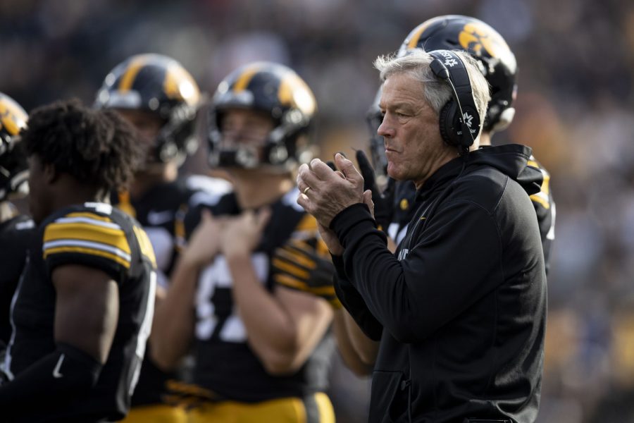 Iowa+head+coach+Kirk+Ferentz+applauds+the+Military+Hero+of+the+Game+during+a+football+game+between+No.+17+Iowa+and+Illinois+at+Kinnick+Stadium+in+Iowa+City+on+Saturday%2C+Nov.+20%2C+2021.+The+Hawkeyes+defeated+the+Fighting+Illini+33-23+at+the+last+home+game+of+the+season.+