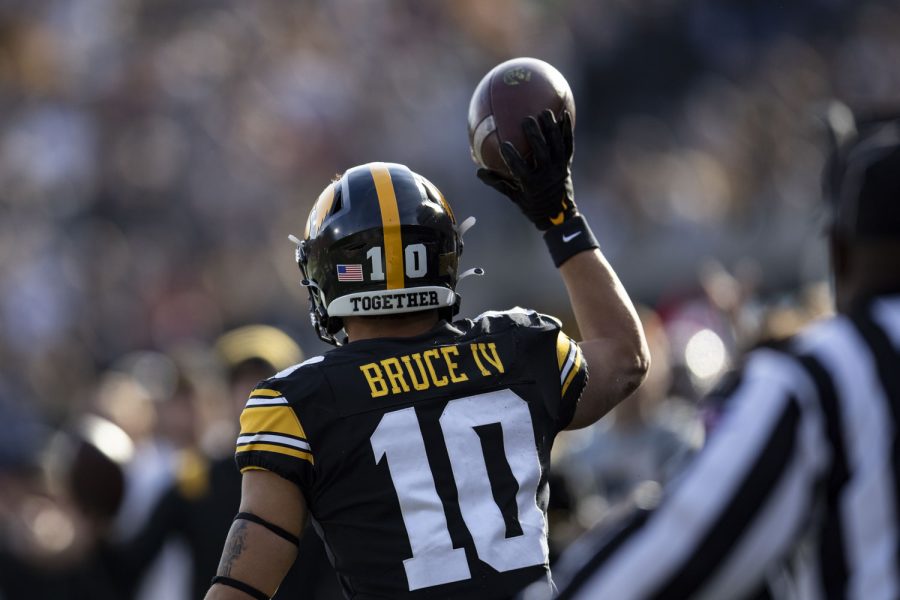 Iowa+wide+receiver+Arland+Bruce+IV+celebrates+after+a+successful+play+during+a+football+game+between+No.+17+Iowa+and+Illinois+at+Kinnick+Stadium+in+Iowa+City+on+Saturday%2C+Nov.+20%2C+2021.+The+Hawkeyes+defeated+the+Illini+33-23+at+the+last+home+game+of+the+season.