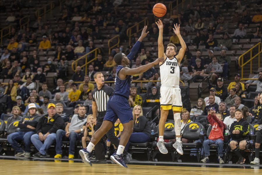 Iowa guard Jordan Bohannon shoots a 3-pointer during a men’s basketball game between Iowa and Longwood at Carver-Hawkeye Arena in Iowa City on Tuesday, Nov. 9, 2021. Bohannon shot 6-8 from outside the arc with 18 points.The Hawkeyes defeated the Lancers 106-73.