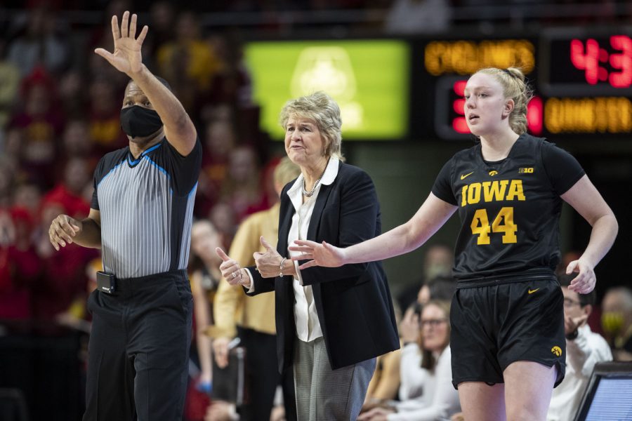 Iowa+head+coach+Lisa+Bluder+signals+a+jump+ball+during+a+women%E2%80%99s+basketball+game+between+No.+12+Iowa+and+No.+15+Iowa+State+at+Hilton+Coliseum+in+Ames%2C+Iowa%2C+on+Wednesday%2C+Dec.+8%2C+2021.+The+Cyclones+defeated+the+Hawkeyes+77-70.