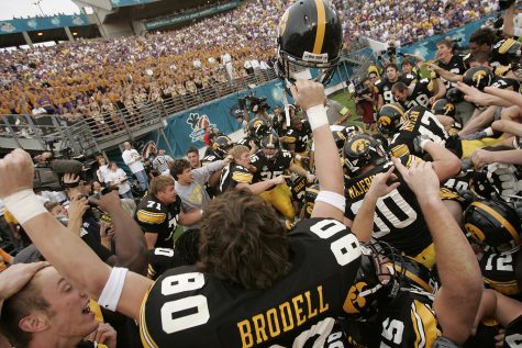 Former Iowa quarterback Drew Tate remembers The Catch in 2005 Capital One Bowl