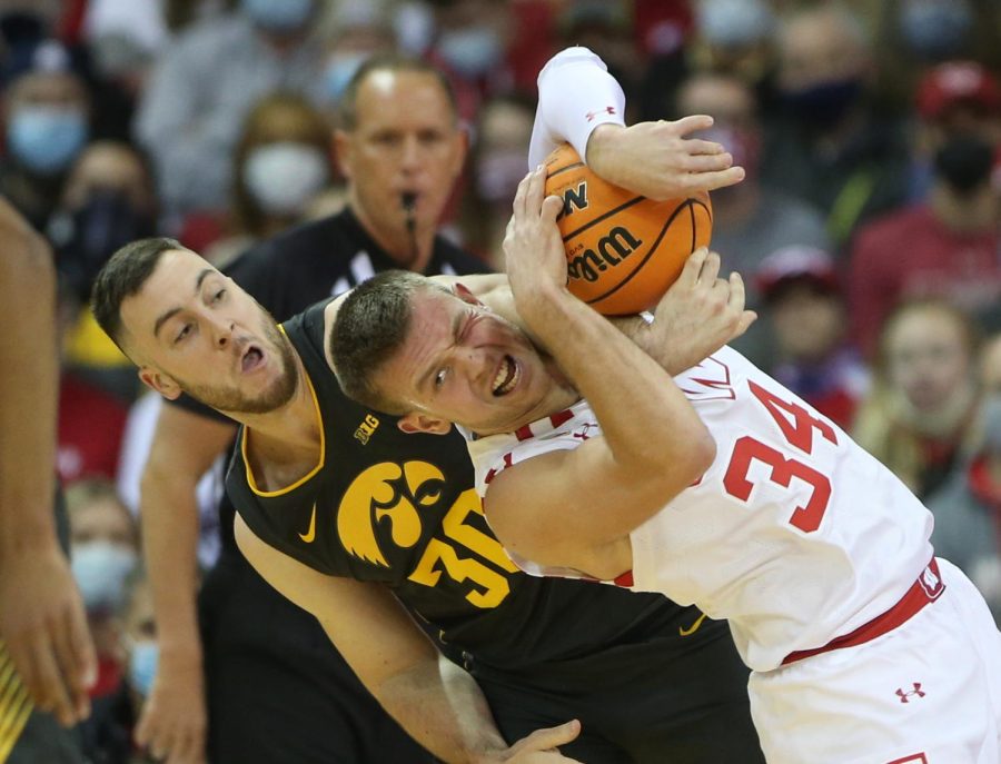 Keegan Murray's 27 points not enough in Iowa's road loss to Wisconsin - The  Daily Iowan