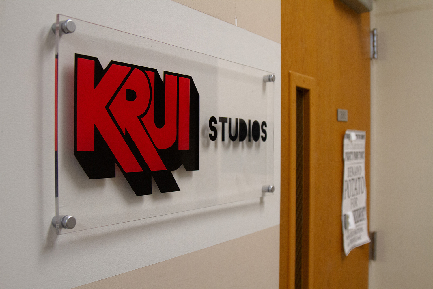 Hey! Listen!: Gears of War 3 Review - KRUI Radio