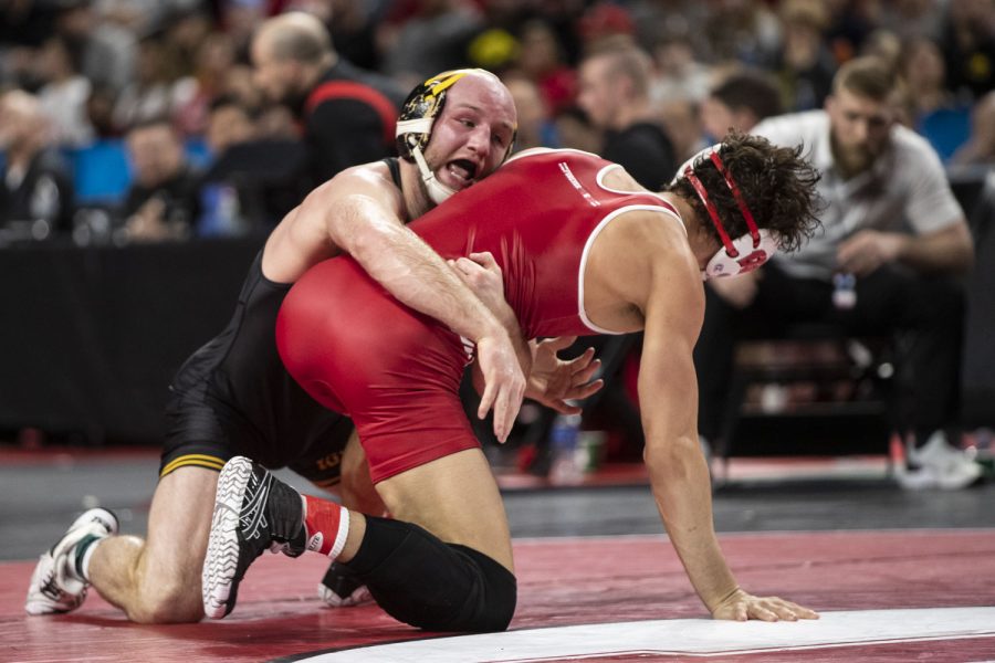 Iowa%E2%80%99s+No.+2+Alex+Marinelli+holds+Wisconsin%E2%80%99s+No.+3+Dean+Hamiti+during+session+three+of+the+Big+Ten+Wrestling+Championships+at+Pinnacle+Bank+Arena+in+Lincoln%2C+Neb.%2C+on+Saturday%2C+March+5%2C+2022.+Marinelli+defeated+Hamiti+in+the+165-pound+weight+class%2C+4-2.+Marinelli+heads+to+his+fourth-straight+Big+Ten+final.