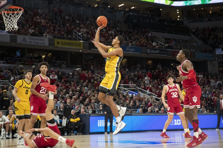 Iowa+forward+Keegan+Murray+shoots+a+layup+during+a+men%E2%80%99s+basketball+game+between+No.+5+Iowa+and+No.+9+Indiana+in+the+Big+Ten+Basketball+Tournament+Semifinals+at+Gainbridge+Fieldhouse+in+Indianapolis+on+Saturday%2C+March+12%2C+2022.+The+Hawkeyes+defeated+the+Hoosiers%2C+80-77.+Murray+led+the+team+in+scoring+with+32+points%2C+going+11-17+from+the+field.+%28Dimia+Burrell%2FThe+Daily+Iowan%29