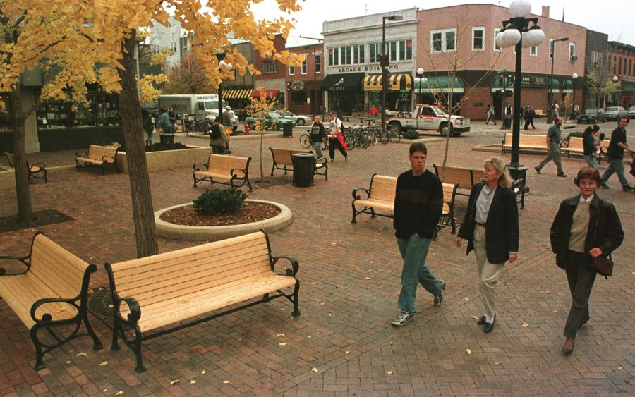 New benches in the Ped Mall mark the completion of Phase 1 of the downtown renovation project on Oct. 28, 1998. (Brian Moore/The Daily Iowan)