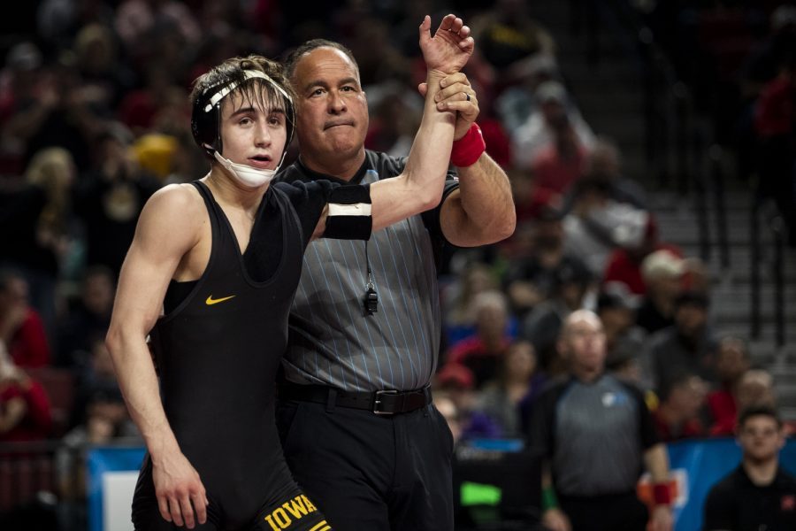 Iowa%E2%80%99s+No.+6+Drake+Ayala+raises+his+hand+to+celebrate+winning+a+match+during+session+one+of+the+Big+Ten+Wrestling+Championships+at+Pinnacle+Bank+Arena+in+Lincoln%2C+Neb.%2C+on+Saturday%2C+March+5%2C+2022.+Ayala+defeated+Michigan+State%E2%80%99s+No.+11+Tristan+Lujan+in+the+125-pound+match%2C+4-0.