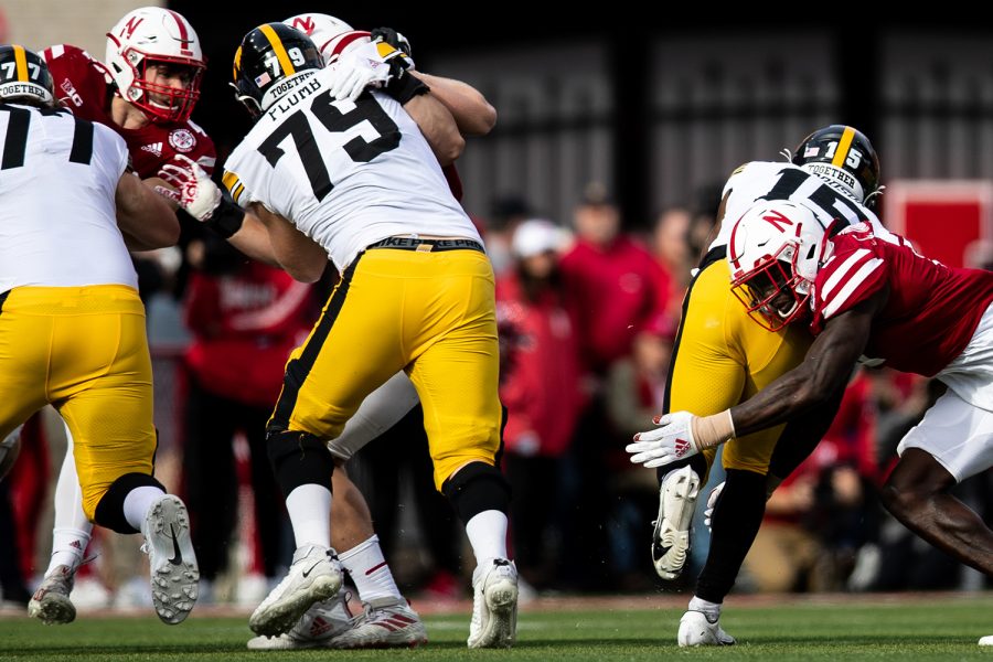 Jack Plumb helping Iowa football patch holes along offensive line