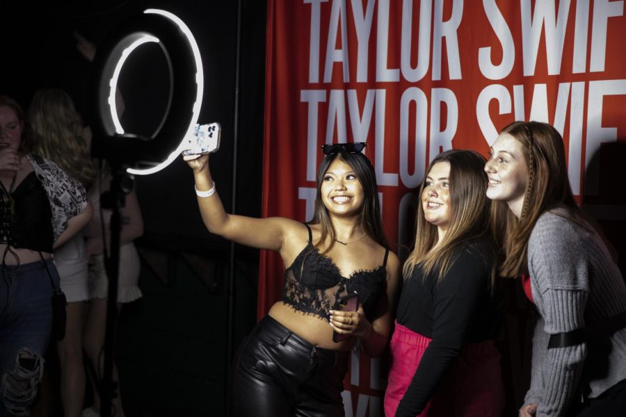 Party+attendees+take+a+selfie+at+Gabe%E2%80%99s+during+The+Taylor+Party%3A+Taylor+Swift+Night+on+Friday%2C+May+6th%2C+2022.