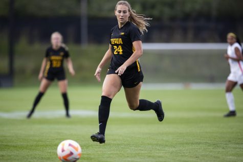 Iowas Sarah Wheaton dribbles the ball down the field during a soccer game between Iowa and Pacific on Thursday, Sept. 1, at the Iowa Soccer Complex. Iowa and Pacific tied, 1-1.