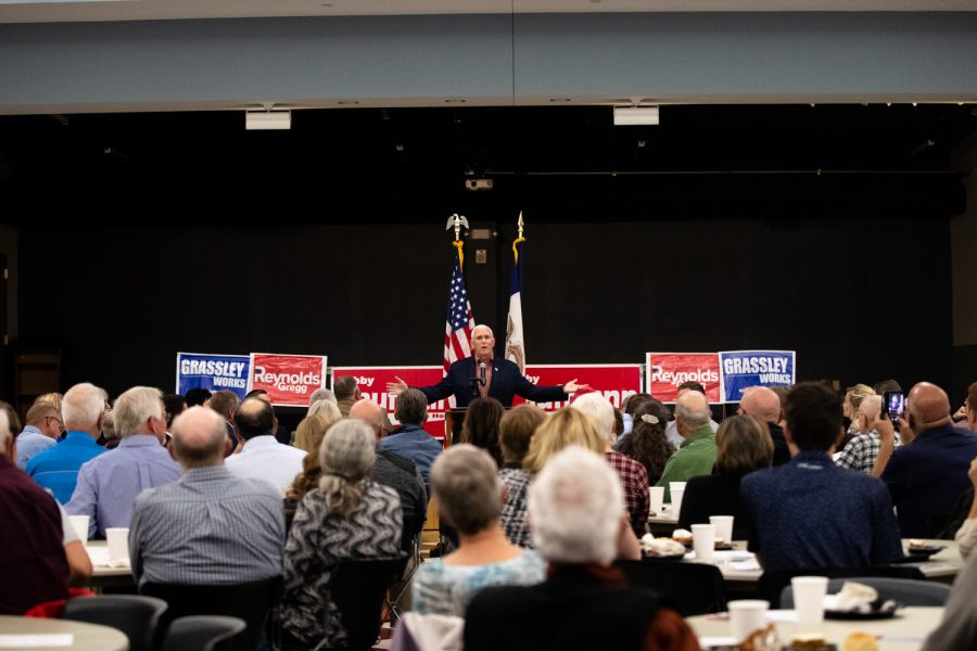 Former+Vice+President+Mike+Pence+speaks+during+the+Kaufmann+Family+Harvest+Dinner+in+Wilton%2C+Iowa%2C+on+Thursday%2C+Sept.+29%2C+2022.+Pence+encouraged+attendees+to+vote+and+spoke+about+stagnating+wages%2C+the+economy%2C+and+the+border.