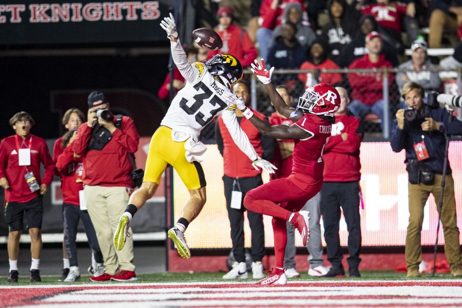 Rutgers+wide+receiver+Aron+Cruickshank+prepares+to+catch+the+ball+over+Iowa+defensive+back+Riley+Moss+during+a+football+game+between+Iowa+and+Rutgers+at+SHI+Stadium+in+Piscataway%2C+N.J.+on+Saturday%2C+Sept.+24%2C+2022.+The+Hawkeyes+defeated+the+Scarlet+Knights+27-10.+Cruickshank+had+seven+receptions+totaling+55+yards.