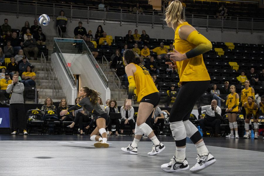 Iowa+labero+Mari+Hinkle+bumps+the+ball+during+a+volleyball+match+between+Iowa+and+Indiana+at+Xtream+Arena+in+Coralville%2C+Iowa%2C+on+Saturday%2C+Oct.+8%2C+2022.+Hinkle+had+15+digs.+The+Hawkeyes+defeated+Hoosiers+3-2.