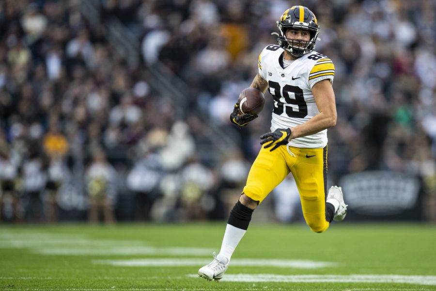 Iowa+wide+receiver+Nico+Ragaini+%2889%29+runs+after+a+reception++during+a+football+game+between+Iowa+and+Purdue+at+Ross-Ade+Stadium+in+West+Lafayette%2C+Ind.%2C+on+Saturday%2C+Nov.+5%2C+2022.