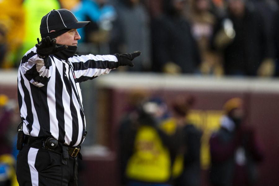 An official signals a missed field goal during a football game between Iowa and Minnesota at Huntington Bank Stadium in Minneapolis on Saturday, Nov. 19, 2022. (Jerod Ringwald/The Daily Iowan)