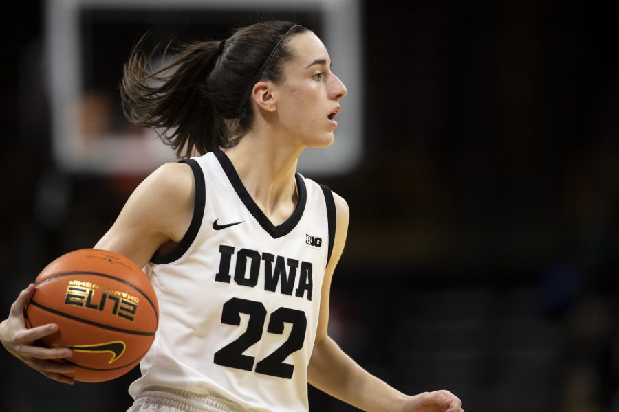 Iowa+guard+Caitlin+Clark+takes+the+ball+down+court+during+a+women%E2%80%99s+basketball+game+between+Iowa+and+Dartmouth+at+Carver-Hawkeyes+Arena+in+Iowa+City+on+Wednesday%2C+Dec+21%2C+2022.+The+Hawkeyes+defeated+the+Big+Green+92-54.