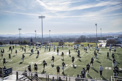 Iowa warms up during a 2022 TransPerfect Music City Bowl Iowa football practice at Franklin Road Academy in Nashville, Tenn., on Tuesday, Dec. 27, 2022. Iowa went 7-5 in the 2022 regular season.