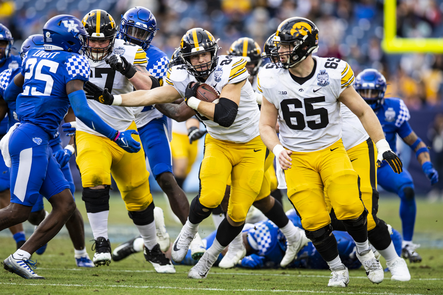 Detroit Lions select Iowa TE Sam LaPorta with No. 34 pick in second round  of NFL draft
