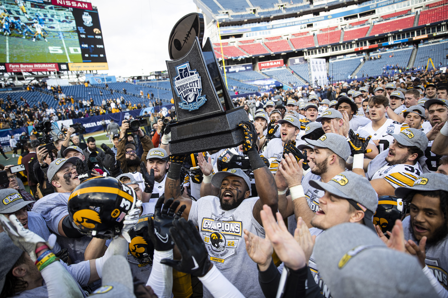 DITV Sports: Iowa Hawkeyes Close 2022 With An Emotional Music City Bowl ...