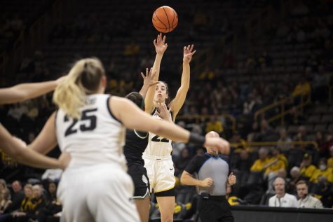 Iowa guard Caitlin Clark passes the ball to forward Monika Czinano during a women’s basketball game between Iowa and Dartmouth at Carver-Hawkeyes Arena in Iowa City on Wednesday, Dec 21, 2022. The Hawkeyes defeated the Big Green 92-54.