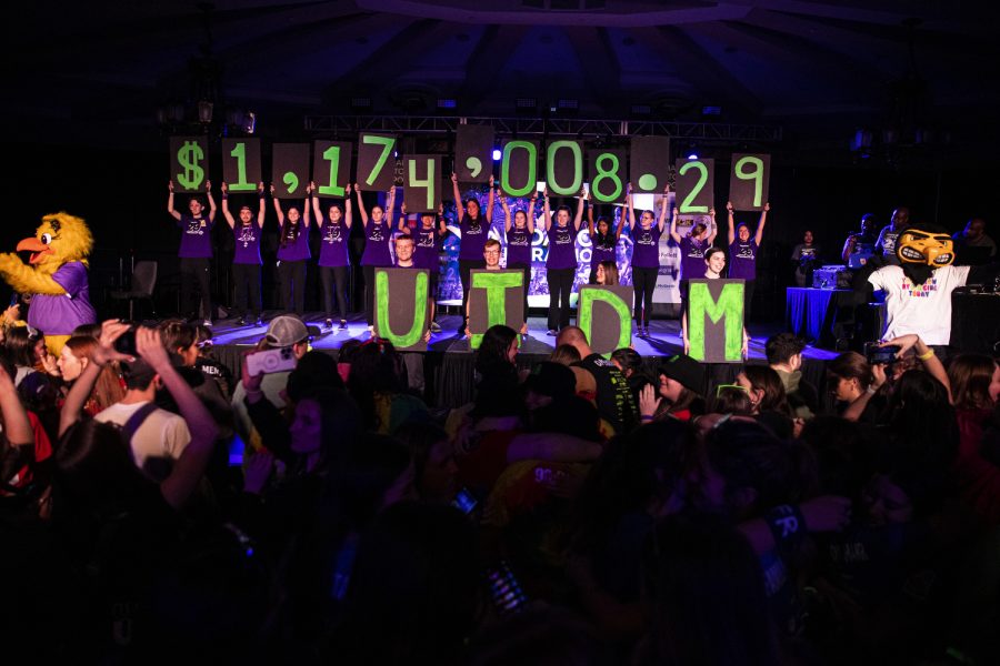 Students+hold+up+a+final+amount+raised+during+the+University+of+Iowa%E2%80%99s+29th+Dance+Marathon+at+the+Iowa+Memorial+Union+in+Iowa+City+on+Saturday%2C+Feb.+4%2C+2023.+The+event+raised+about+%241.17+million+in+24+hours.