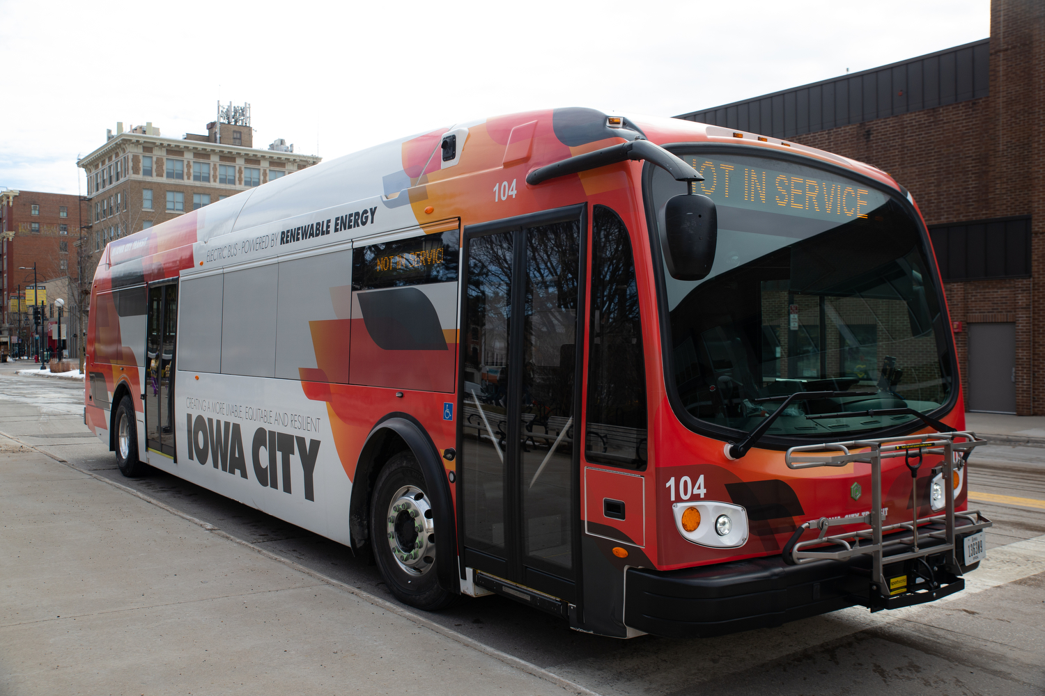 Iowa City plans to have a fully electric bus fleet in the future - The 