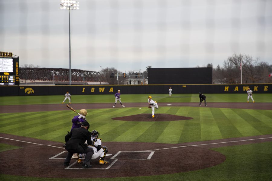 Iowa+pitcher+Cade+Obermueller+pitches+the+ball+during+a+baseball+game+at+Duane+Baseball+Field+in+Iowa+City+on+Tuesday%2C+Feb.+28%2C+2023.+The+Hawkeyes+defeated+the+Duhawks%2C+9-2.+Obermueller+had+two+strikeouts.