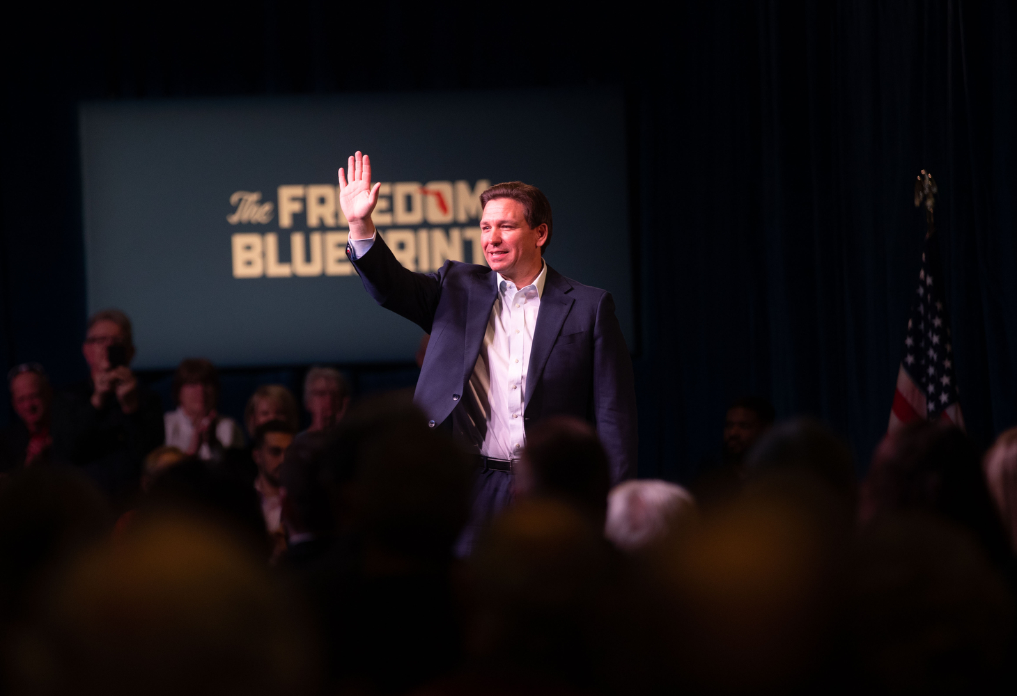 Gov. Ron Desantis Touts Record In First Iowa Visit - The Daily Iowan