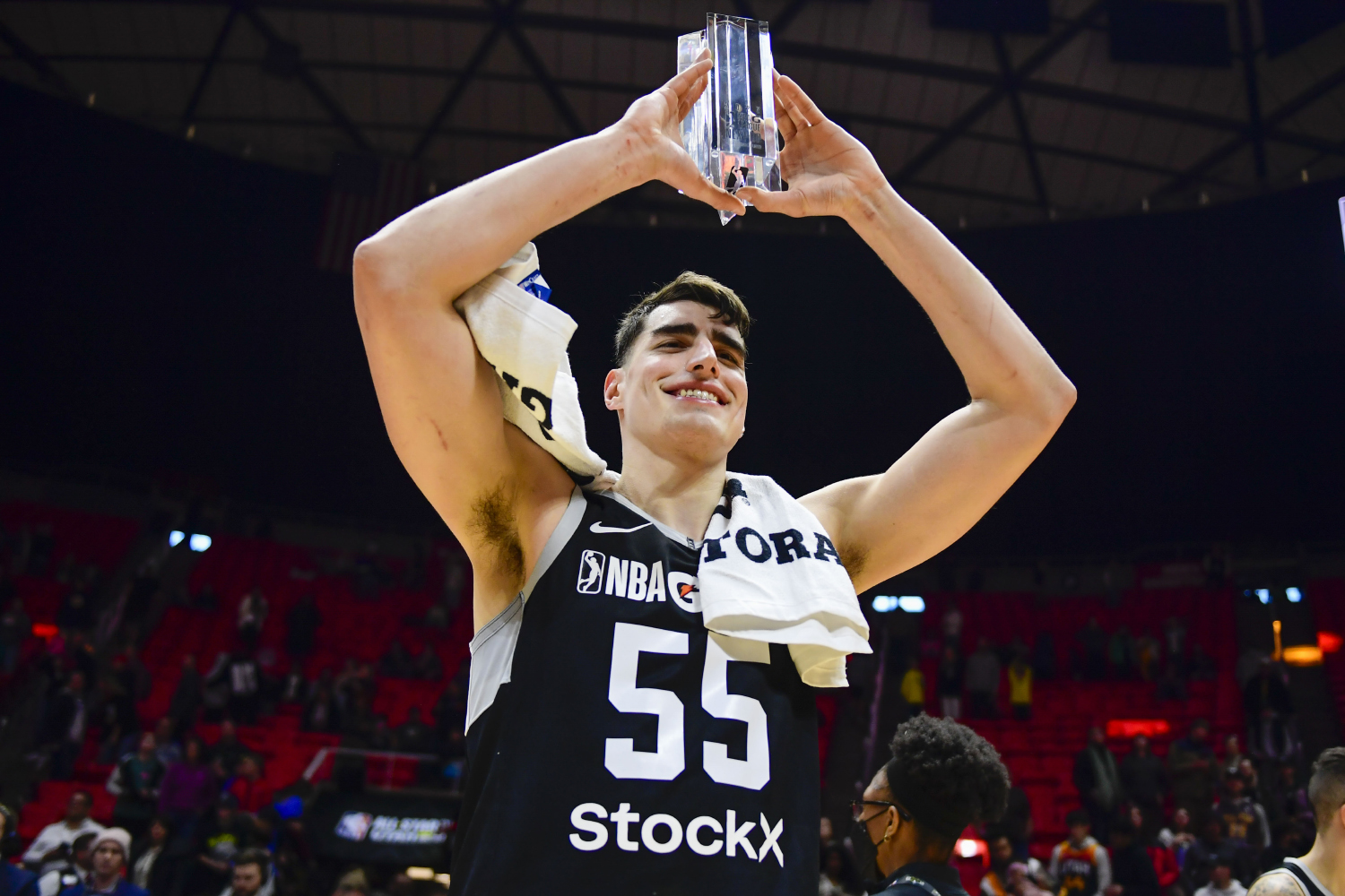 Luka Garza Scores CAREER-HIGH 25 Points in WIN Against Jazz