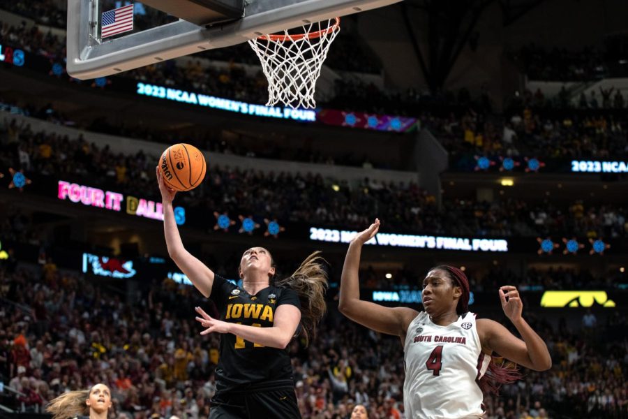 Iowa+forward+McKenna+Warnock+goes+up+for+a+layup+in+a+game+between+No.+2+Iowa+and+No.+1+South+Carolina+in+the+NCAA+Tournament+Final+Four.+The+Hawkeyes+defeated+the+Gamecocks%2C+77-73.+Warnock+had+five+points+and+three+assists.