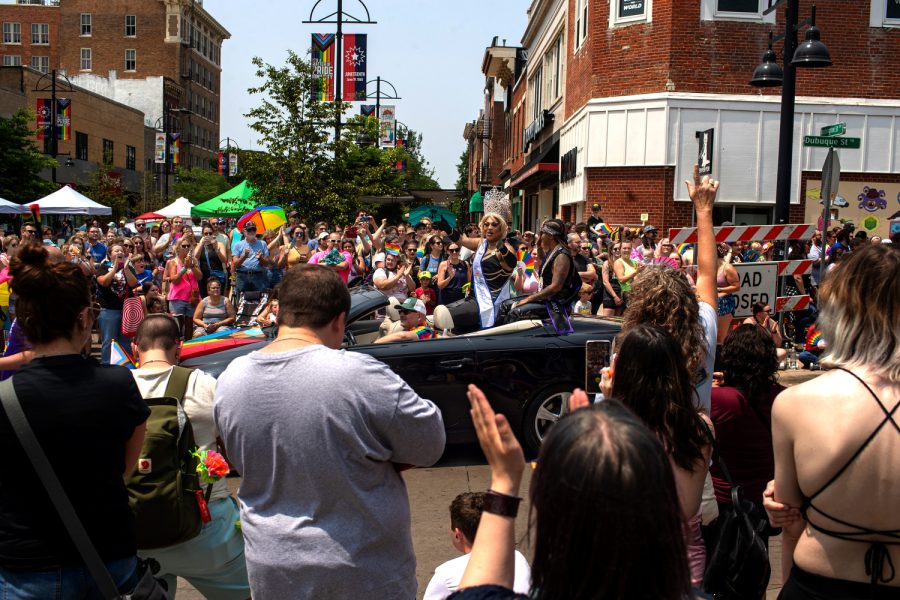 Photos Iowa City Celebrates 52nd Pride Festival The Daily Iowan