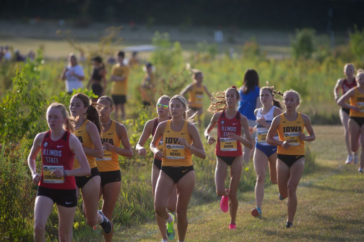 Runners+compete+during+the+Hawkeye+Invite+at+Ashton+Cross-Country+Course+in+Iowa+City%2C+on+Friday%2C+Sep.+1%2C+2023.+The+Iowa+mens+team+won+the+invite+with+the+women+coming+in+second+second.