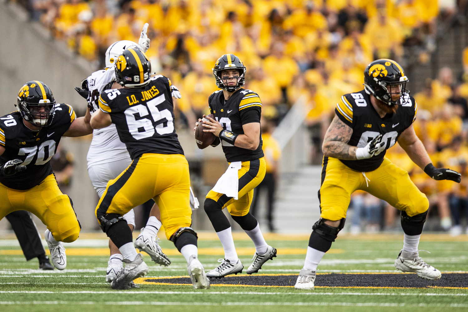 On the Line Daily Iowan football staff picks a slate of Week 5