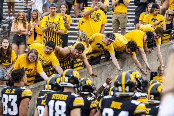 On the Line  Daily Iowan football staff picks a slate of Week 2 college football  games - The Daily Iowan