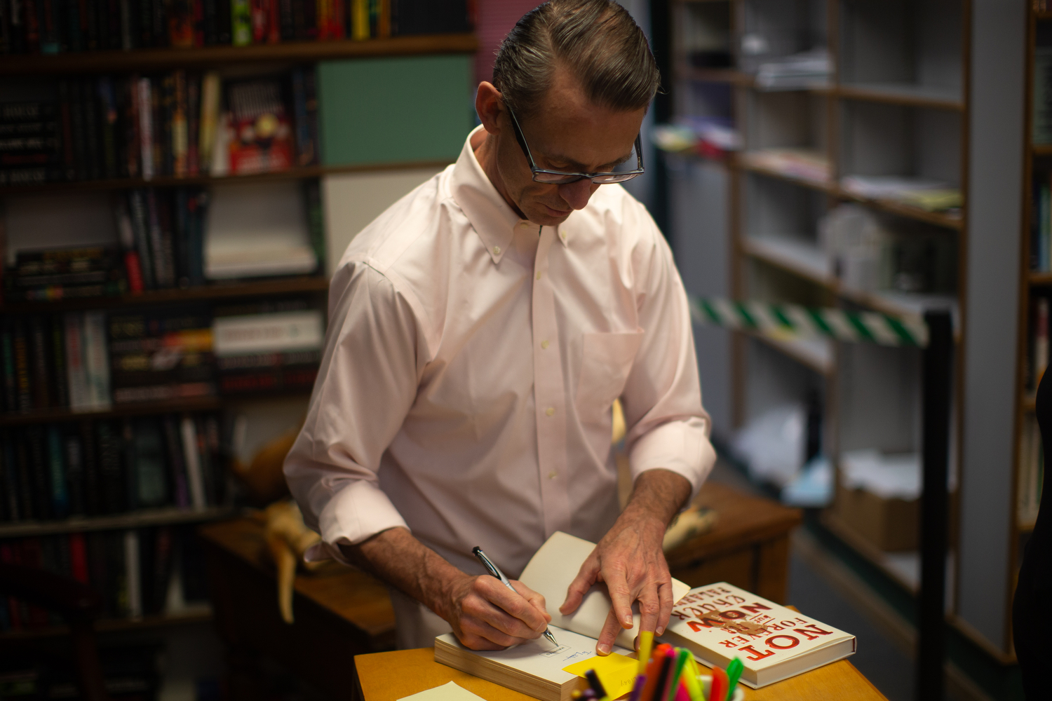 Prairie Lights hosts Chuck Palahniuk for a live signing The Daily Iowan