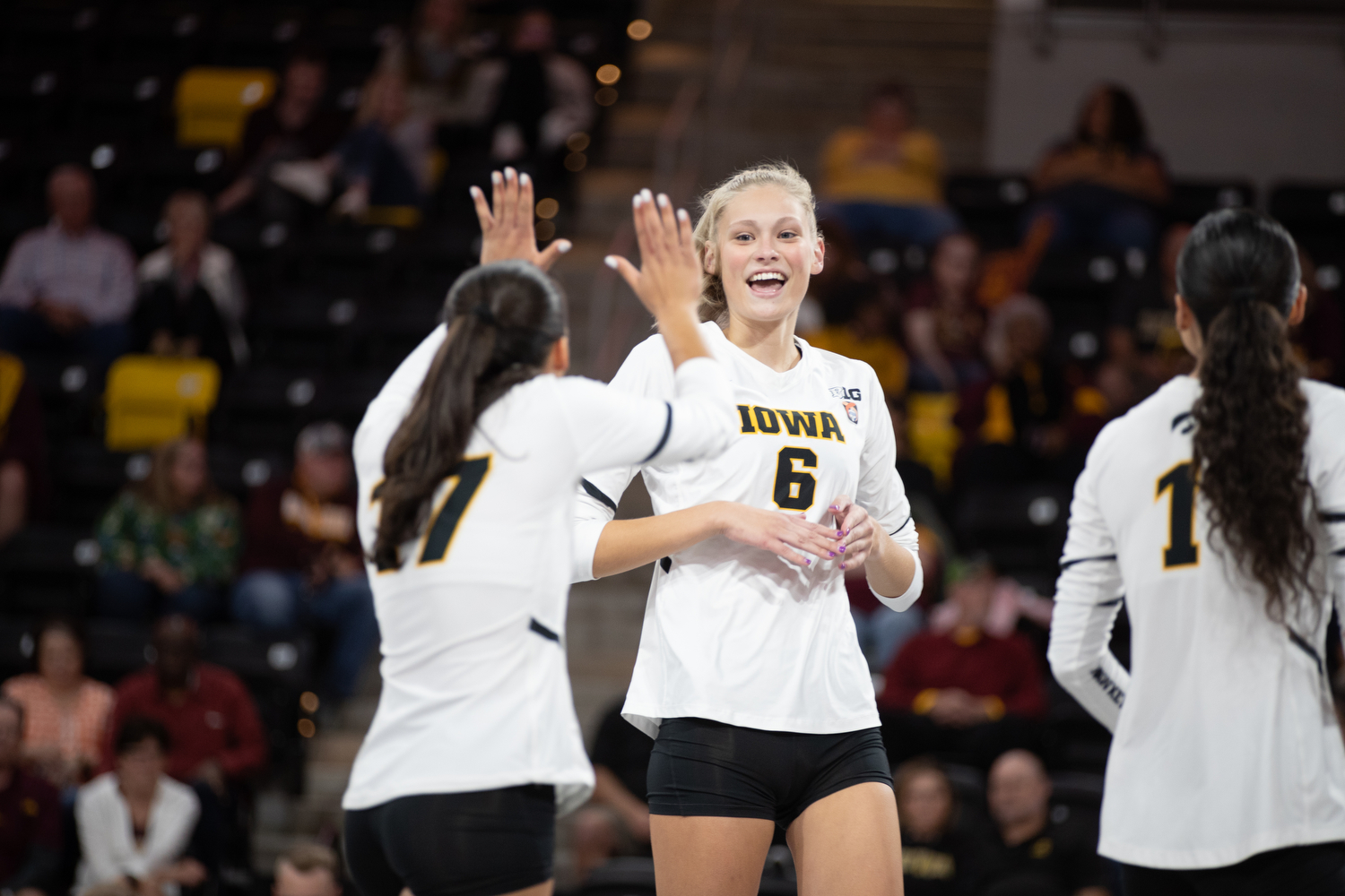 Iowa volleyball drops seventh-straight Big Ten game with loss to No. 13 ...